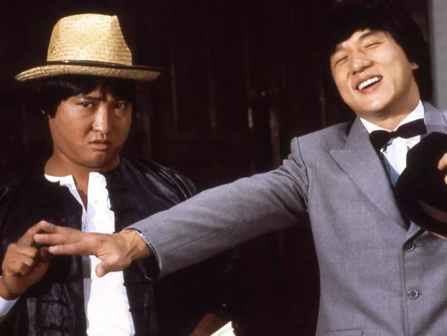 成龙断崖式衰老白发苍苍尽显老态网友泪目我不能接受