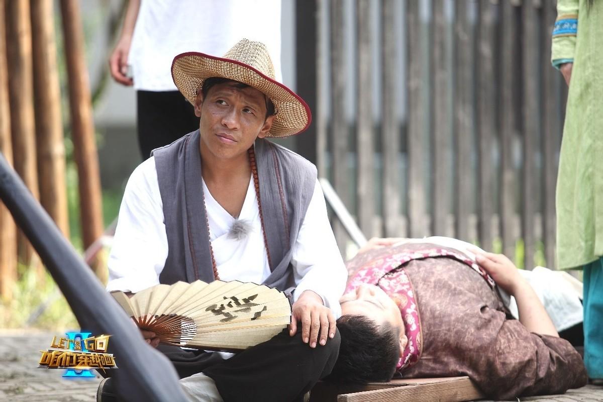 回顾宋小宝与前妻离婚后娶女粉丝改善基因一对龙凤胎讨喜