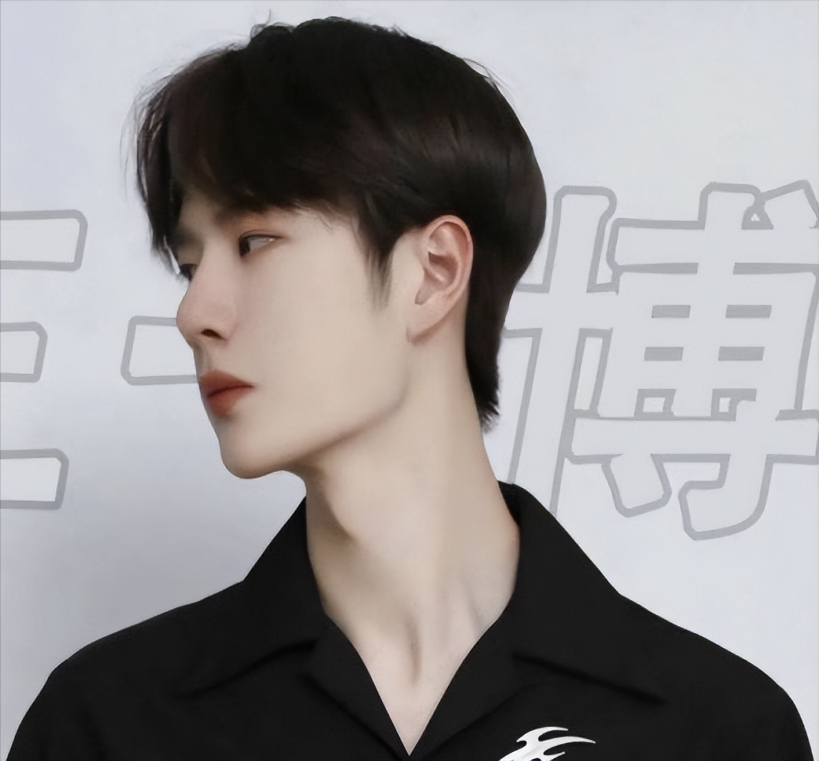 回顾脸长褶子多嘴巴凸这10位男星看似很帅实际越看越怪