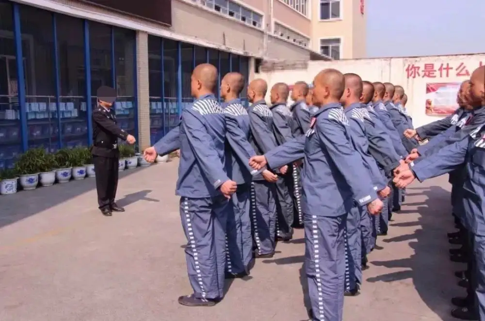 到监狱的第一天,服刑人员要经历什么?