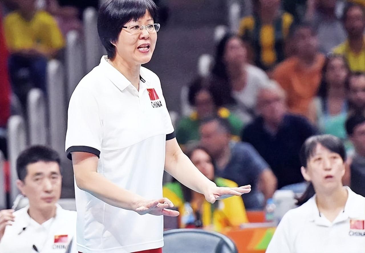 回顾郎平奥运会结束后回到美国晒全家合照30岁女儿笑容灿烂