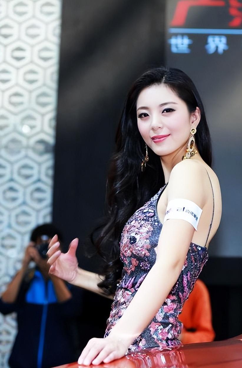 回顾她被称为中国第一黄金身材长期异地又是怎么婚姻幸福的