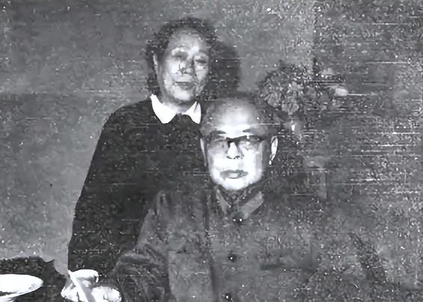 李逸民原名叶书,老家在浙江省龙泉县李登村,是丽水市唯一一位开国少将