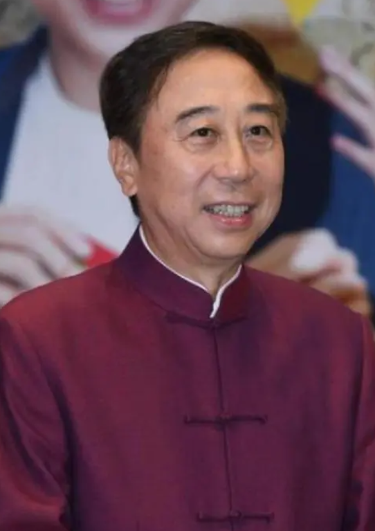 冯巩47岁被妙龄保姆索要50万分手费他妻子的反应令人动容