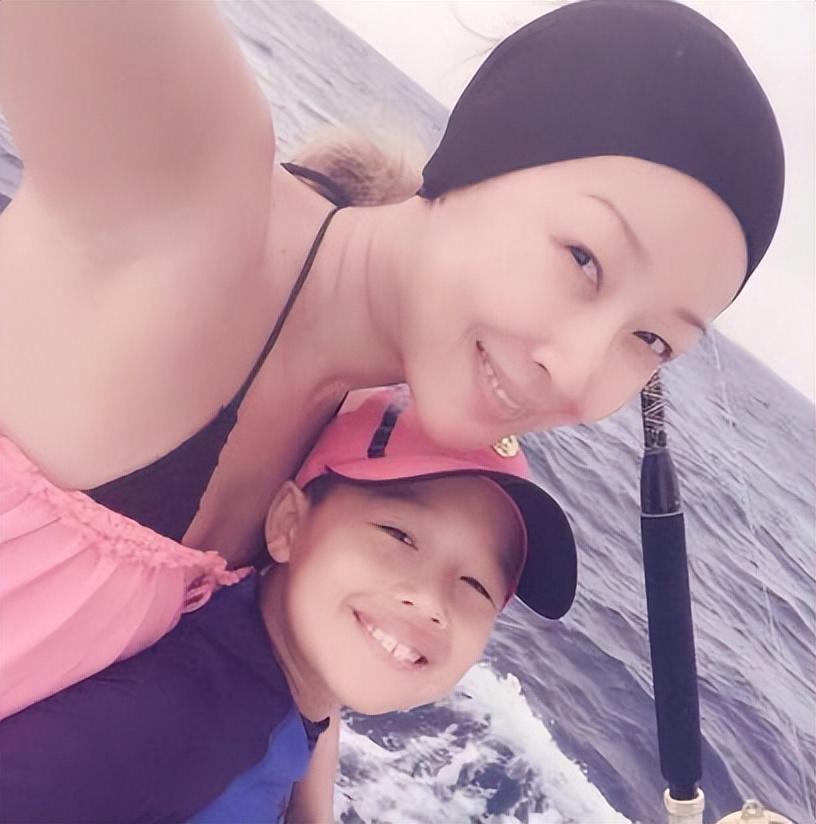 孙悦嫁大9岁二婚富豪生冠军儿子如今的她证明李健没说错