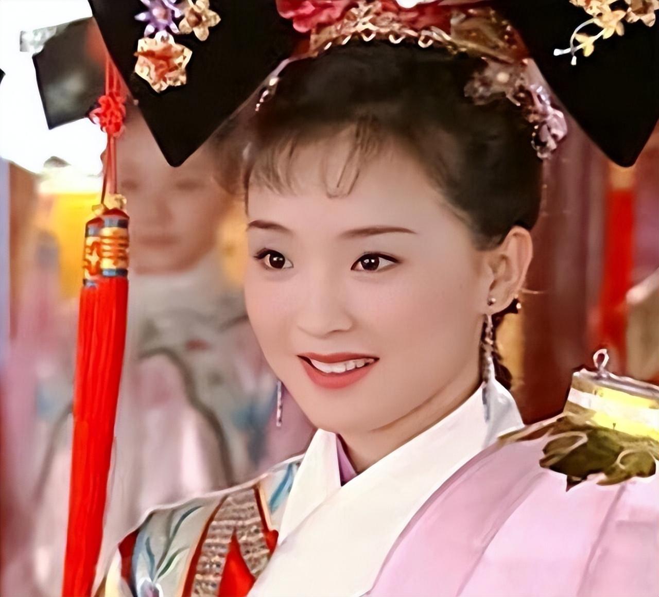 50岁王艳再复出法令纹严重太显老有种反弹后贾玲既视感