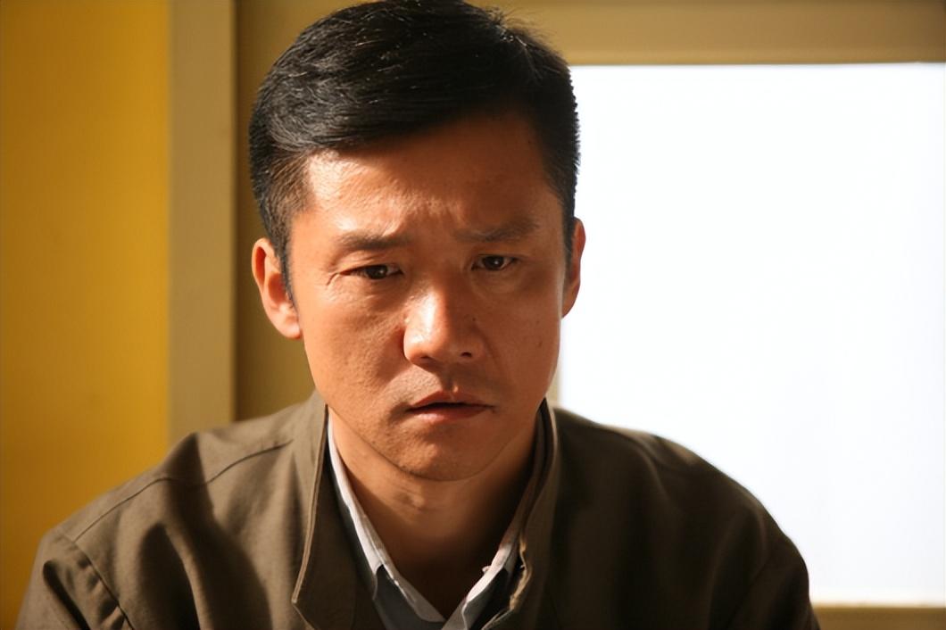 黄志忠抛弃13年原配转身恋上柯蓝如今的他证明靳东没说错