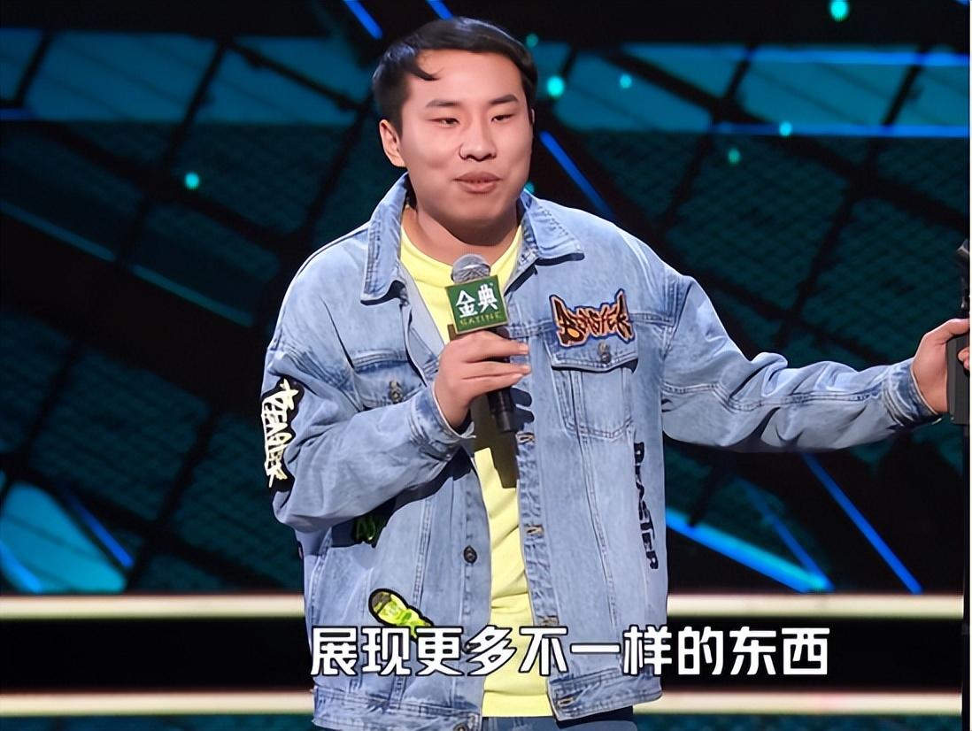 事实证明出演武侠剧男主的徐志胜早已走上明星的另一条大路