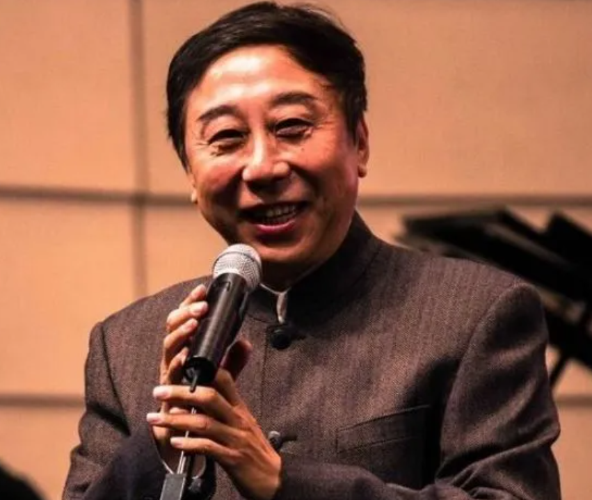 冯巩47岁被妙龄保姆索要50万分手费他妻子的反应令人动容