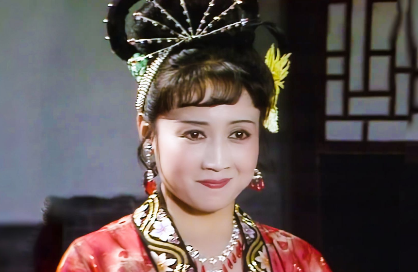 祝融夫人(李云鹃饰)孟获的妻子,《三国演义》中唯一上过战场的女将,有