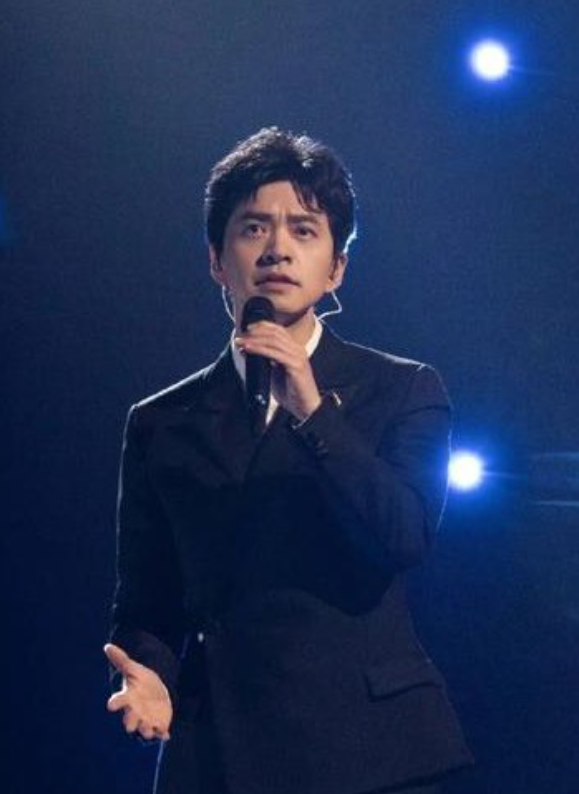 不生孩子李健结婚19年后与妻子的二人世界依旧很甜蜜
