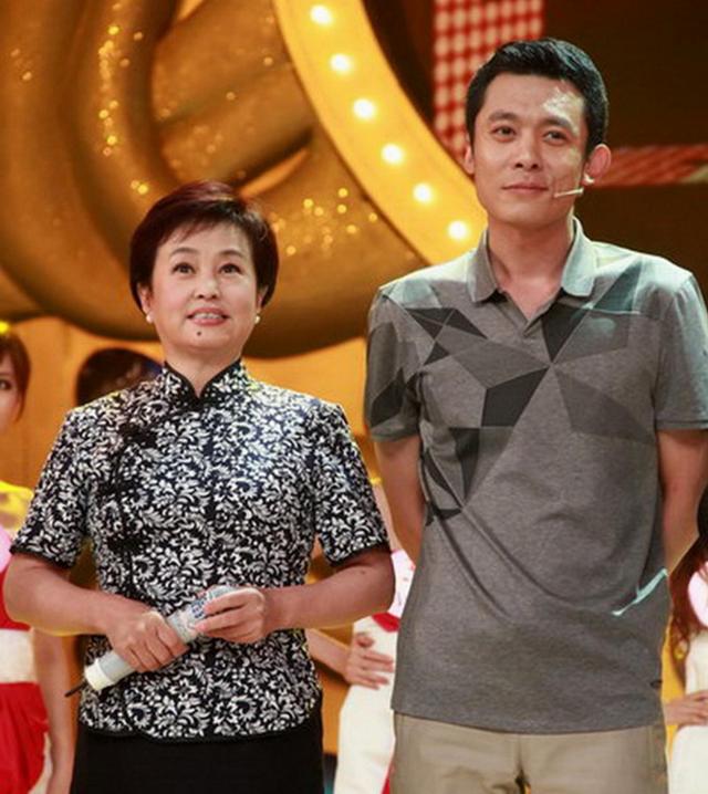 著名歌唱家朱明瑛:会31国语言,当红时和丈夫离婚,如今成女总裁