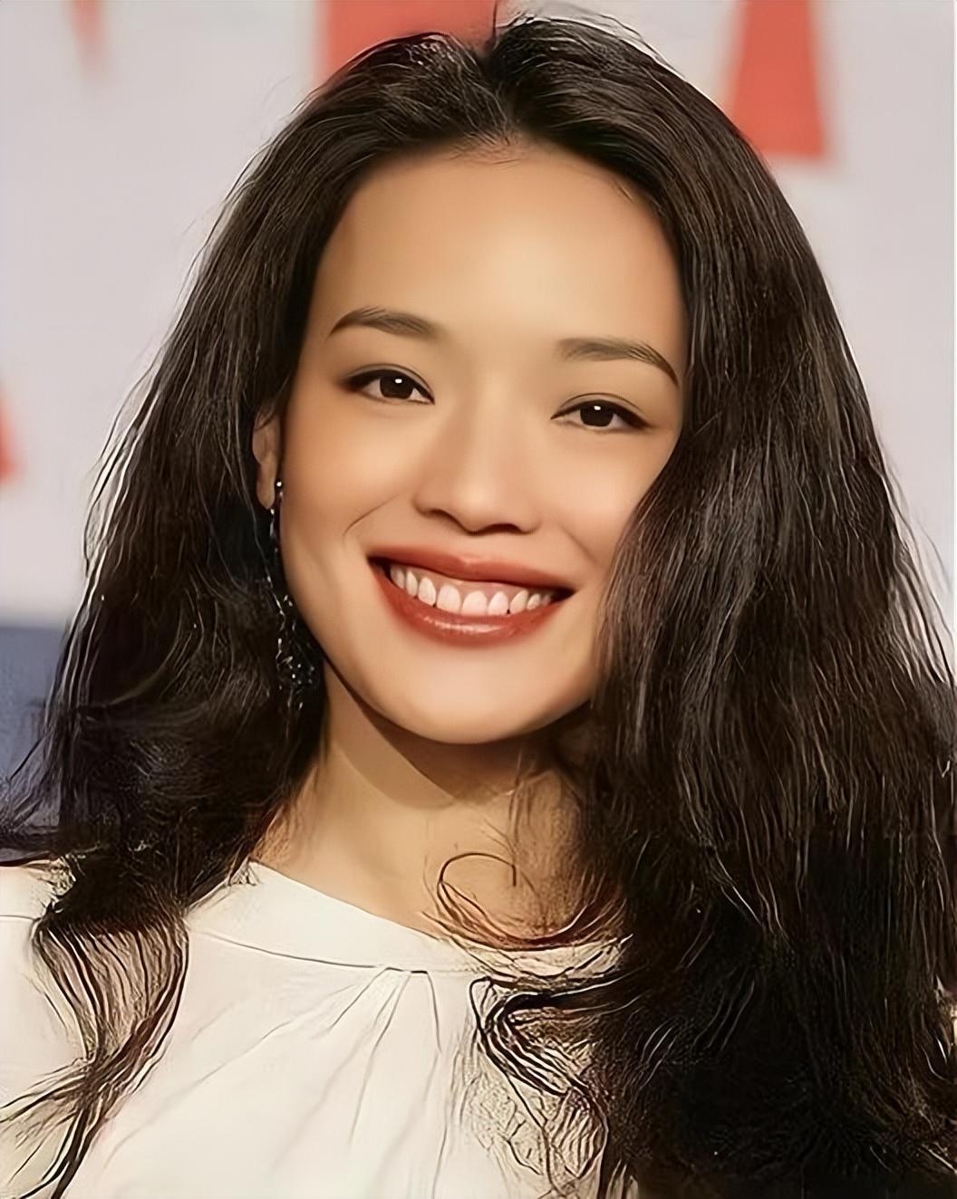 回顾畸形审美何时能休这8位天然美女告诉你没有锥子脸也很美