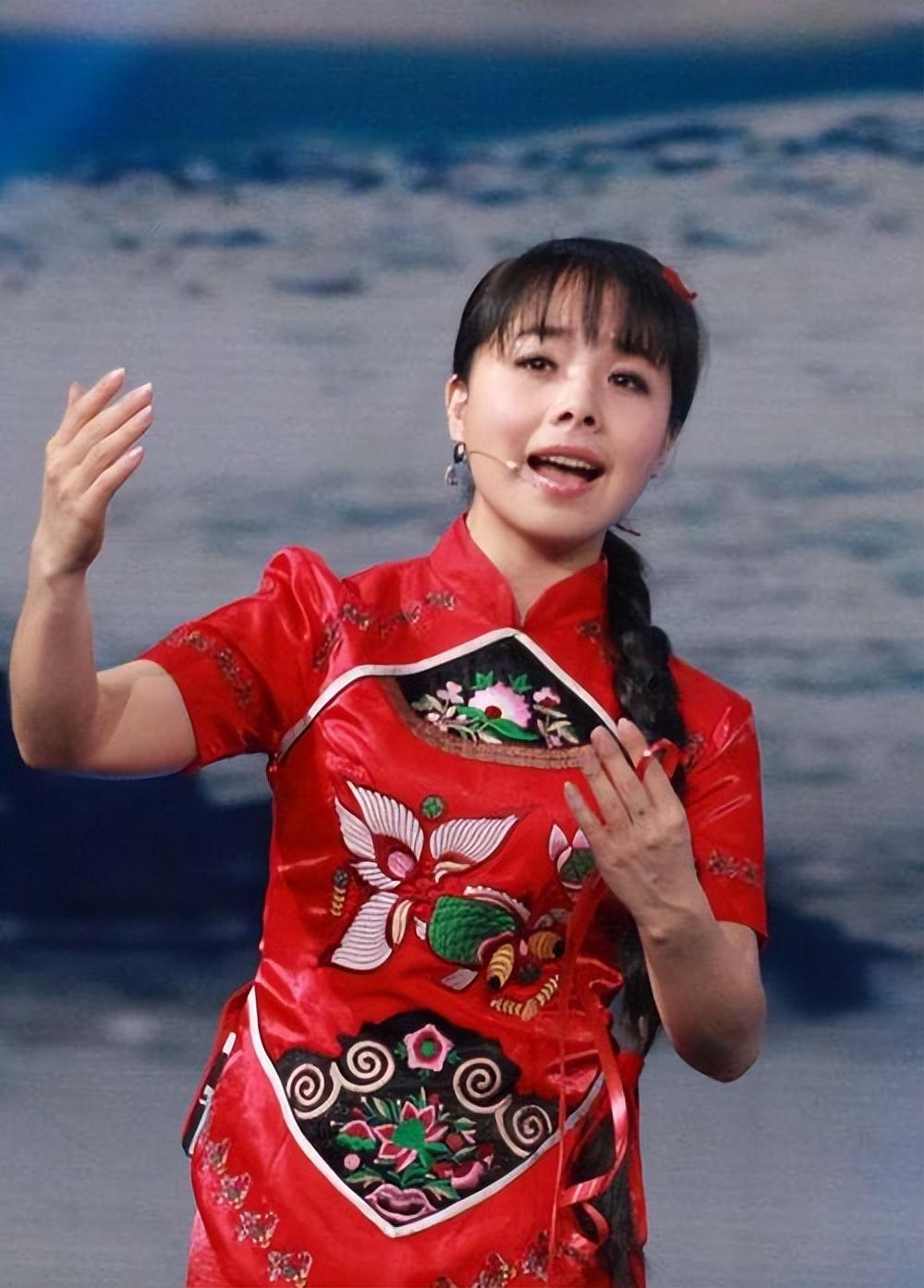 王二妮与阿宝传绯闻嫁农村小伙如今的她证实宋丹丹没说错