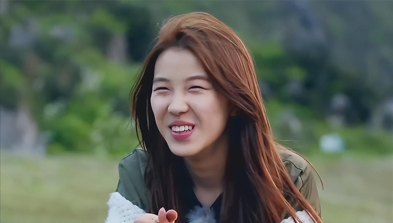 回顾刘思琦16岁吃饭靠人喂每天花销过万如今过得怎样