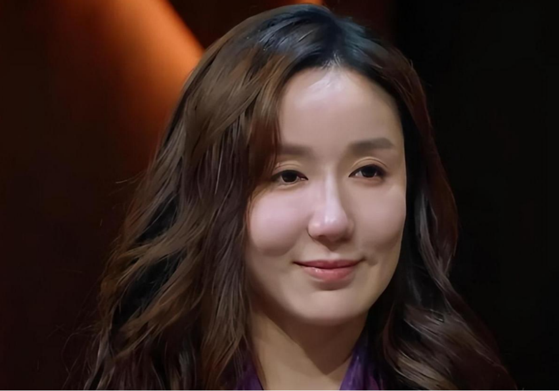 回顾整容害惨了这6大女星,明明貌美如花,如今成笑容僵硬的怪人