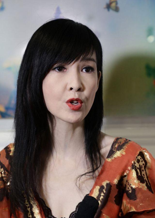 周慧敏:时光不败的"玉女掌门人"