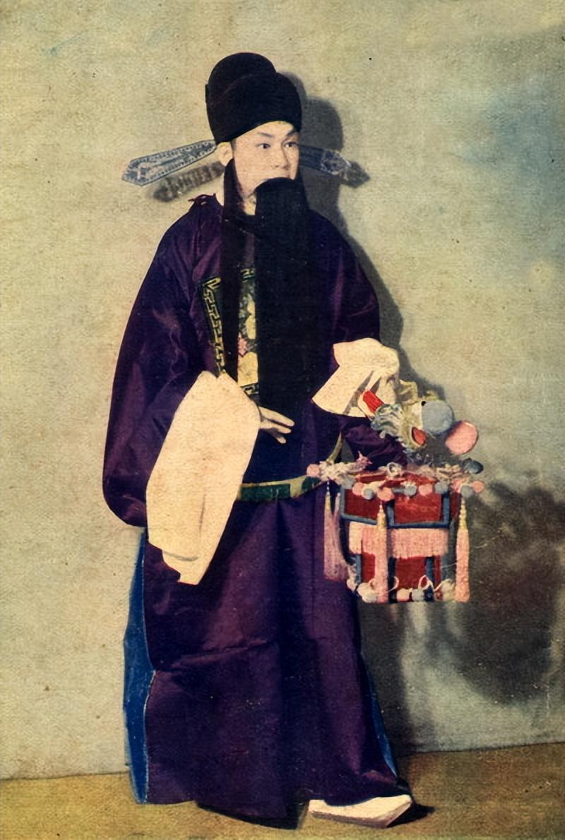 京剧大师周信芳离婚又再婚他与两任妻子的命运都很悲情