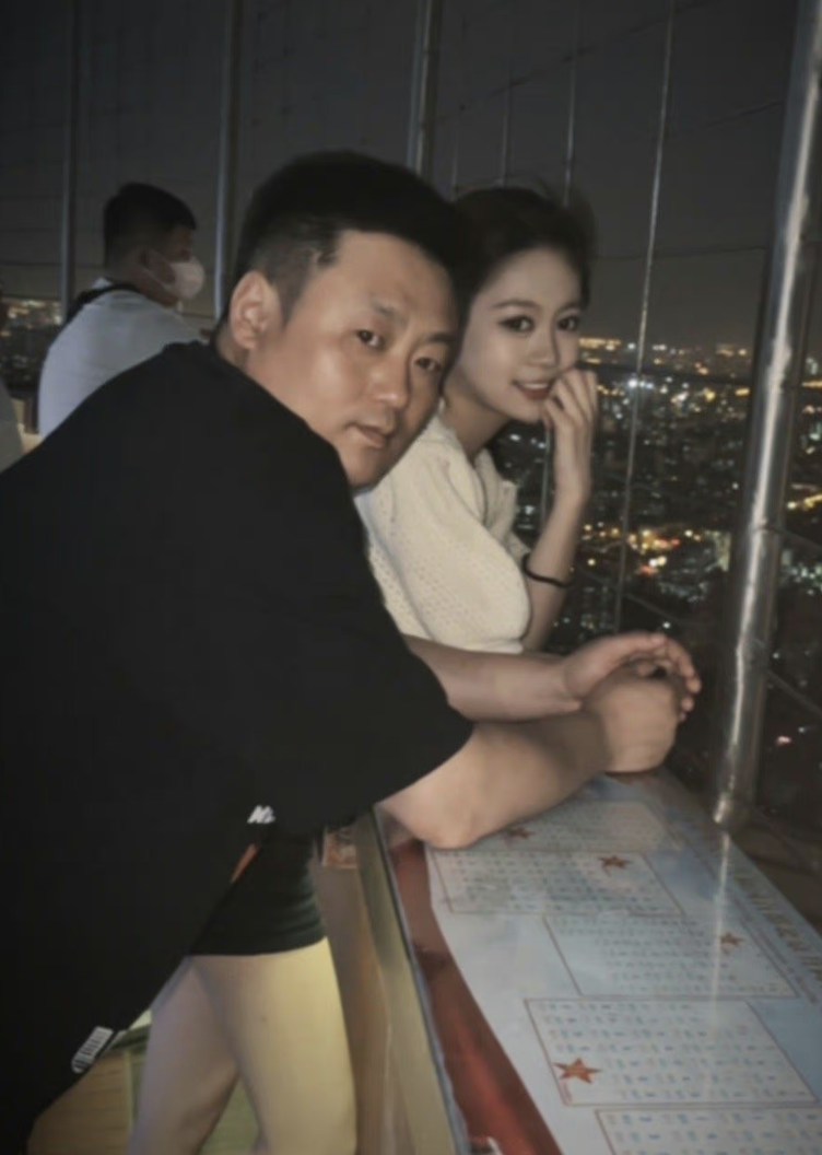 乡村爱情里的宋晓峰你还记得他吗如今他的女儿颜值爆表