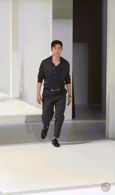 上海这一夜王阳歪嘴武大靖翘臀都输给了看秀的胡兵