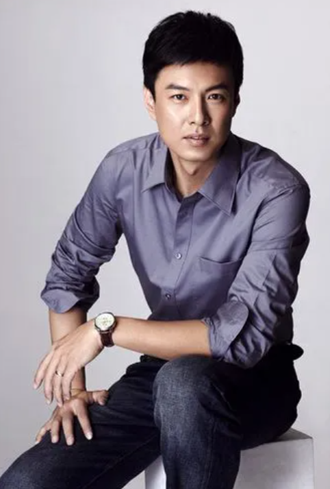 回顾演员也想过普通人的生活看看朱铁的经历和做法你就知道了