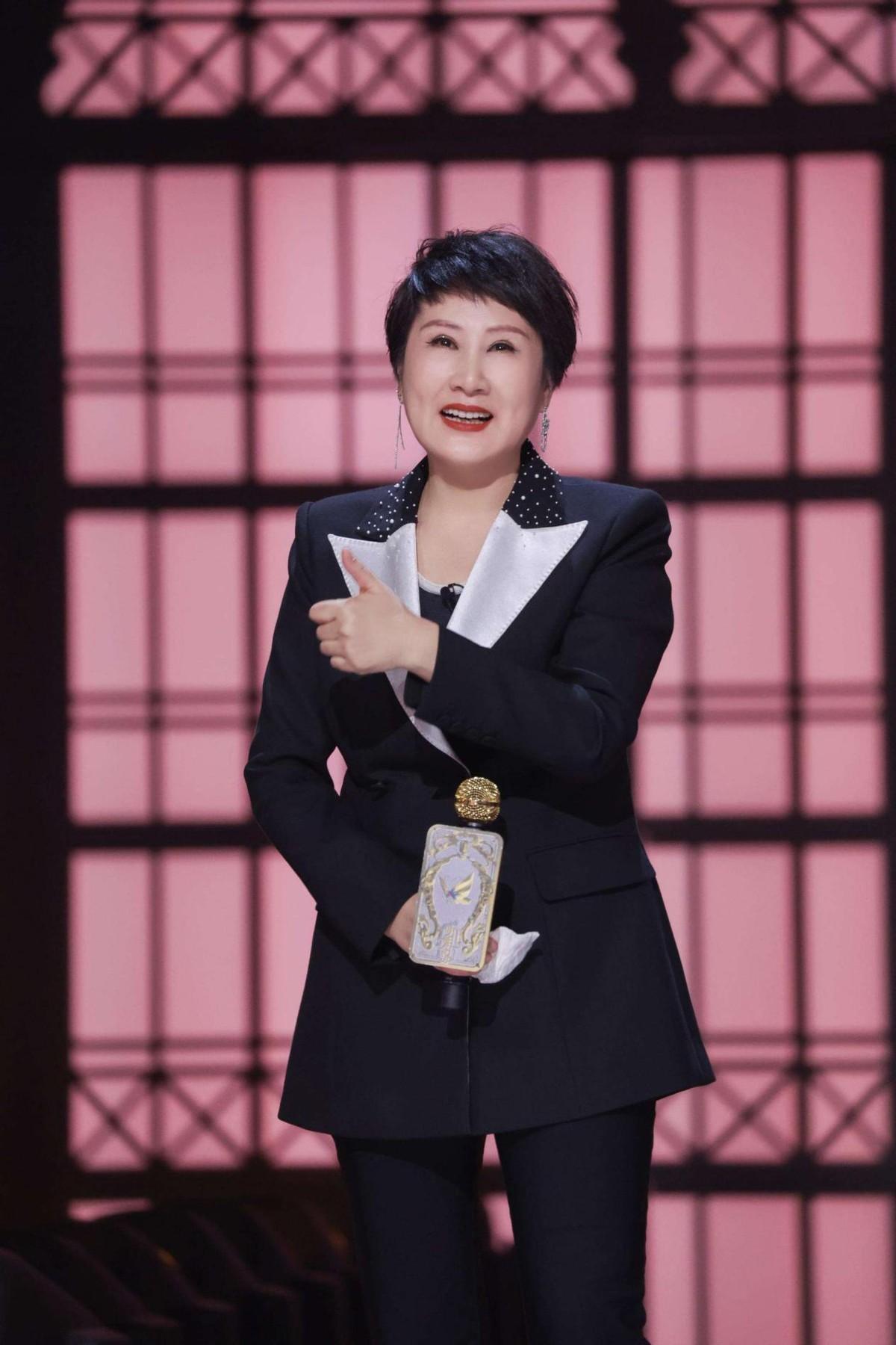 回顾事业巅峰时嫁人将作家丈夫培养成亿万富豪慧芳有多贤惠