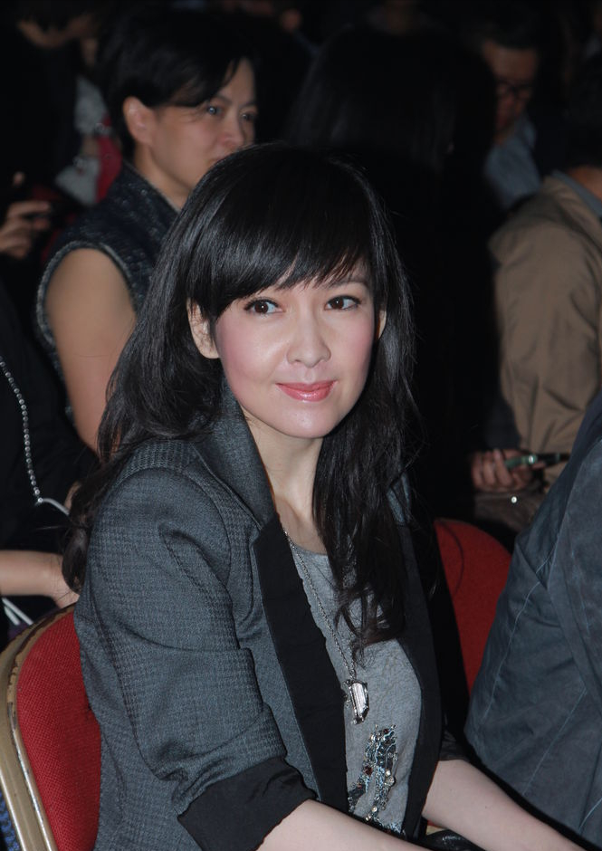 周慧敏:时光不败的"玉女掌门人"