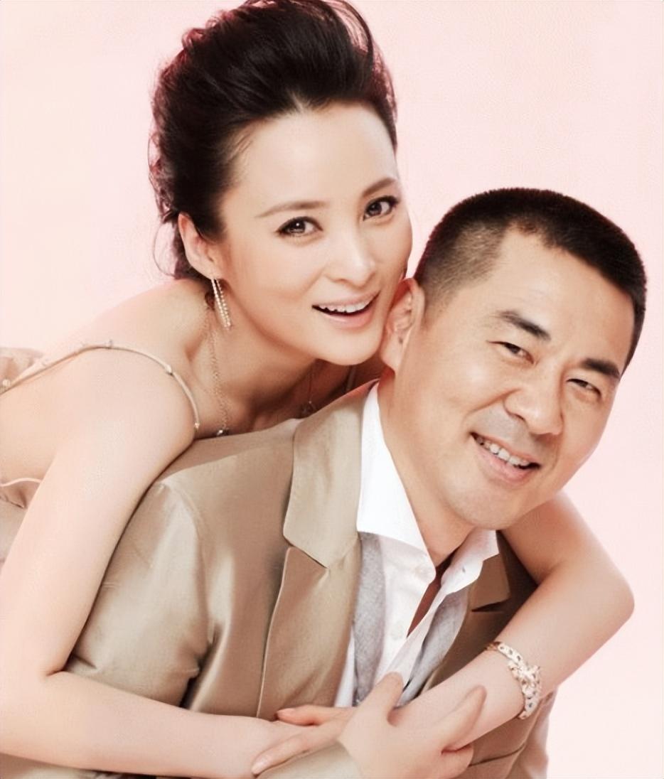 现在说说谢霆锋的前妻张柏芝,张柏芝年轻时可是著名的香港美女,可能是