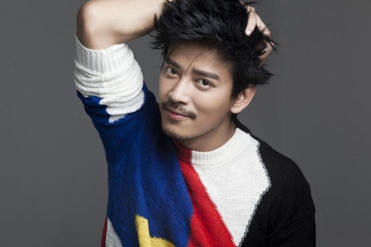 再加上戴思聪的保驾护航,陈晓东可谓是出道即巅峰