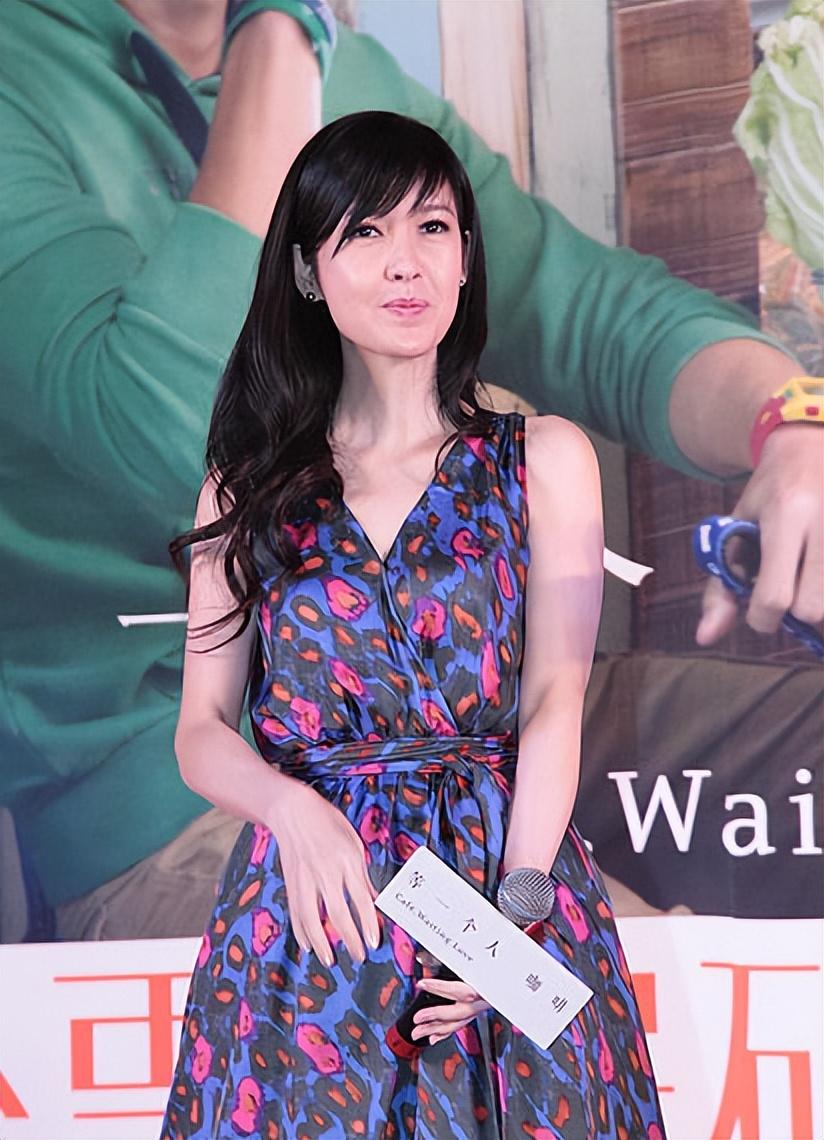 周慧敏:时光不败的"玉女掌门人"