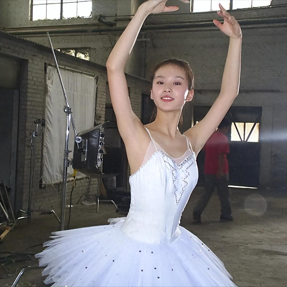 回顾4位北舞走出的女星个个自废舞功进娱乐圈抢了演员饭碗