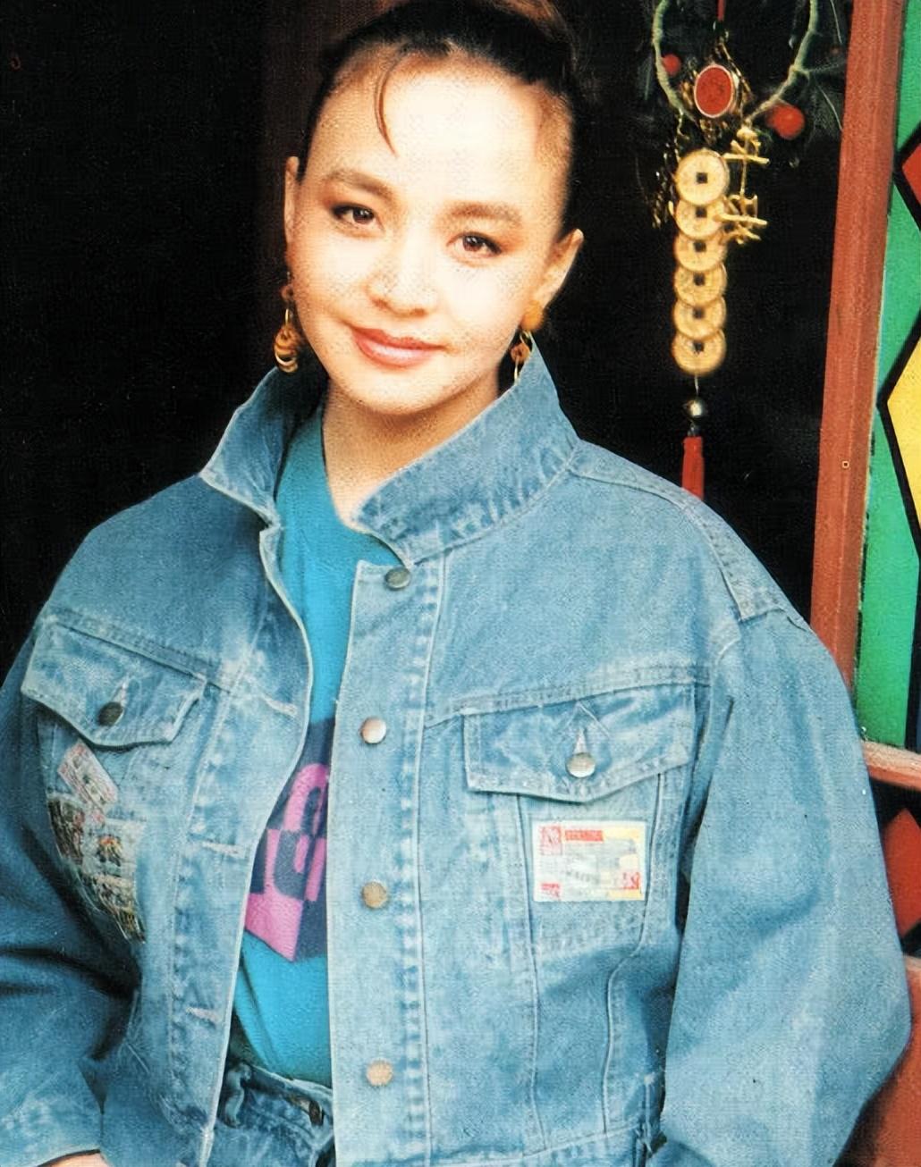 不要看如今的宋丹丹不修边幅当年的她漂亮连到倪萍都被比下去