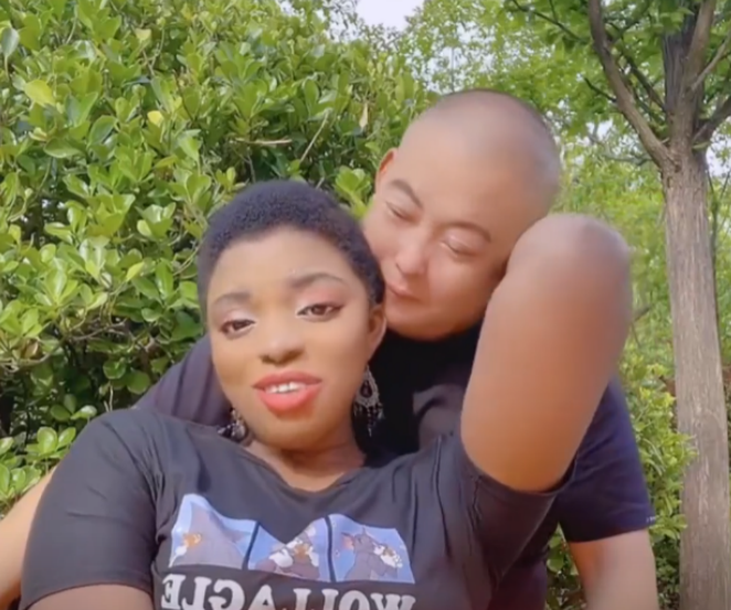 2016年山东光棍迎娶22岁黑人美女非洲美女非他不嫁