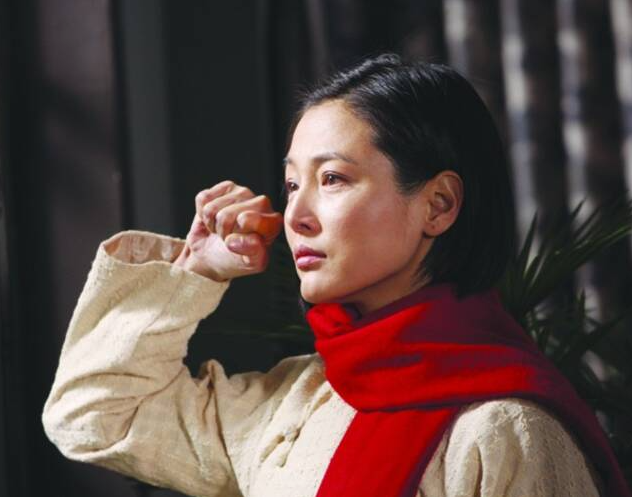 张延父亲早逝嫁大5岁香港演员生一女和丈夫拥有两个家