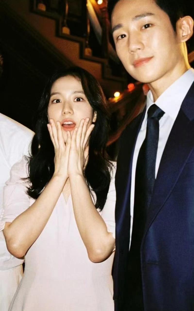 二人郎才女貌,收获了一大波cp粉,作为演员,和丁海寅搭档出演了《雪滴