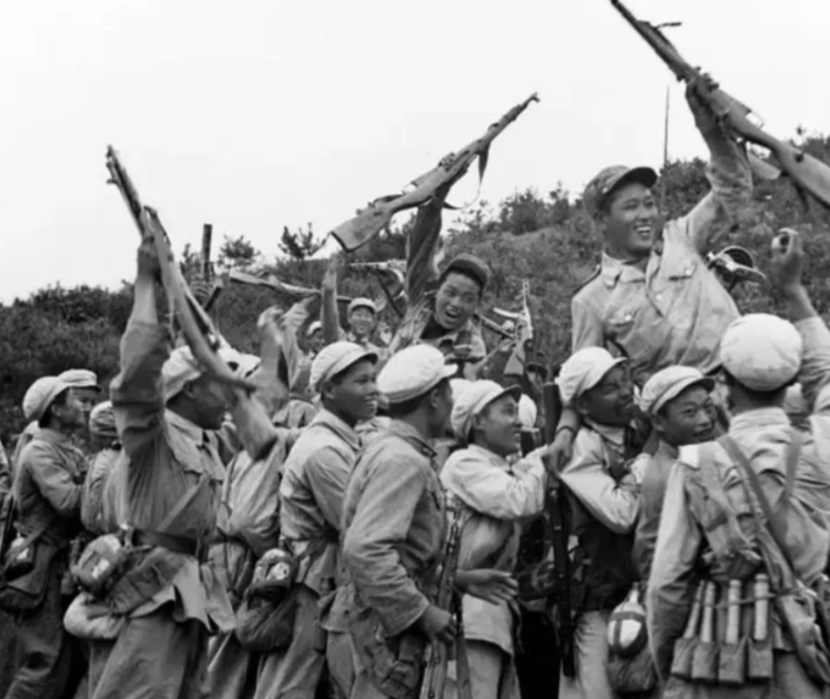 1996年解放军准备攻打台湾却临时取消计划失败只因一个人算计