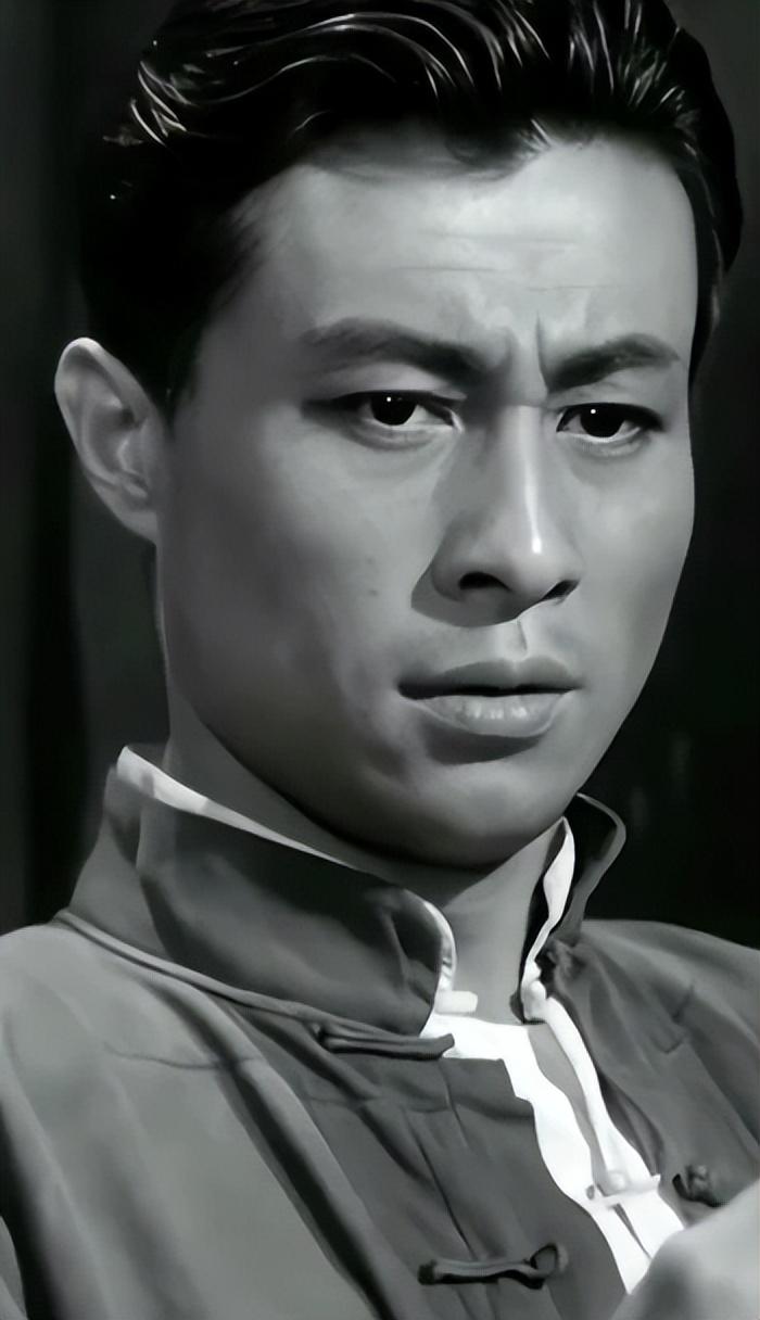 一代男神王心刚荣获三大终身成就奖却只愿做普通老头