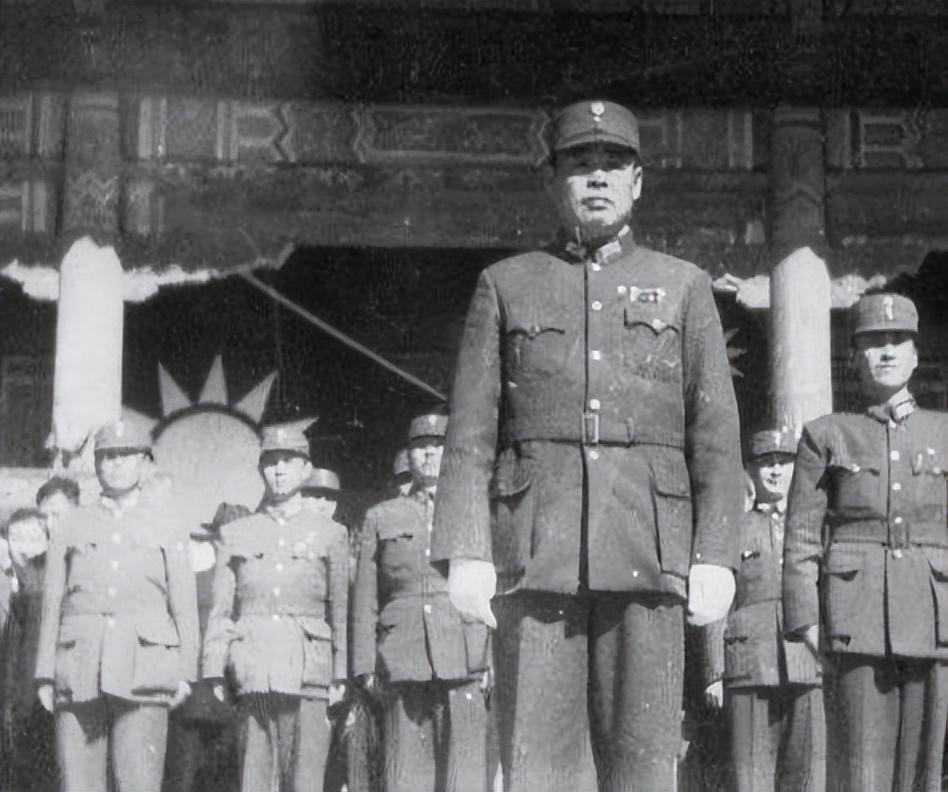 李逸民原名叶书,老家在浙江省龙泉县李登村,是丽水市唯一一位开国少将