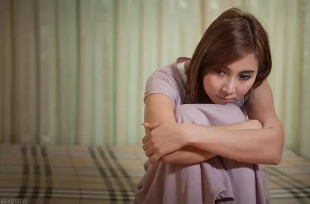 "妈,这下你总算有个照应了,以后就别一个人住了,跟李阿姨和小芳在一起