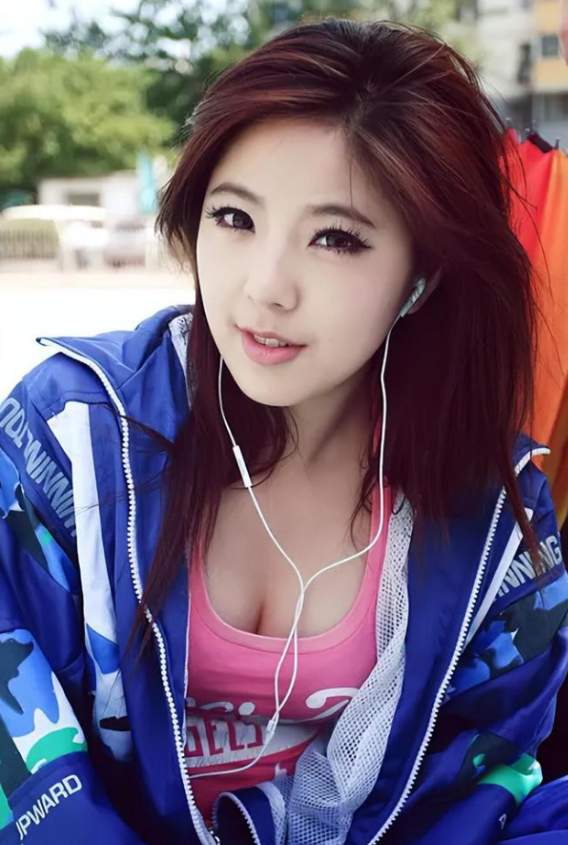 从《青春期》到《无限超越班》:赵奕欢的演艺人生剖析