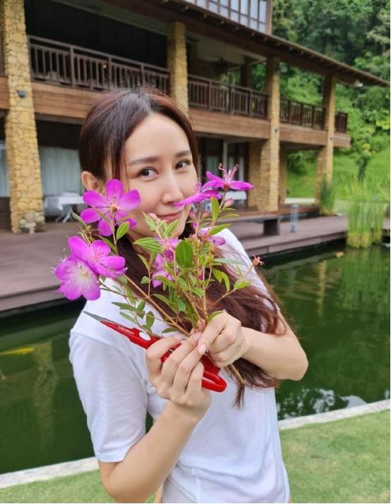 现在看46岁的胡静我才发现她是女演员中少有的人生赢家