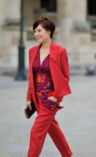 回顾孙俪怨恨父亲和继母无法割舍姐妹情谊泪水中与父亲和解