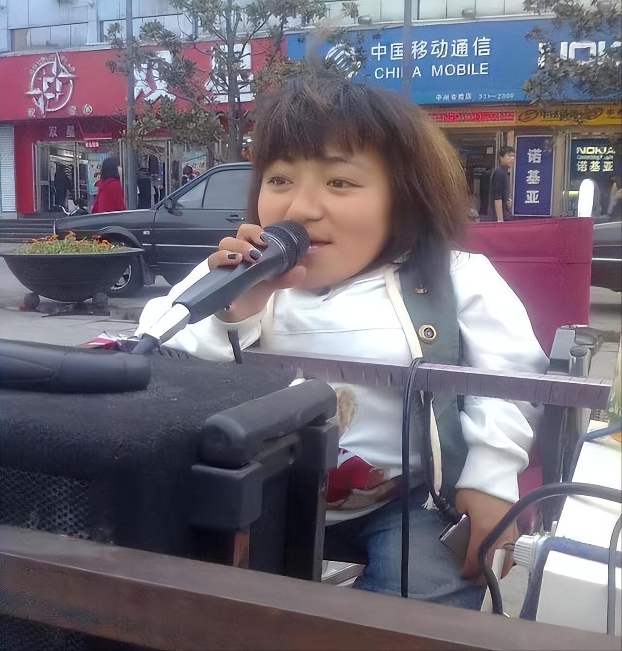 回顾玻璃人李喜梅结过两次婚身高不足1米身价却高达上千万