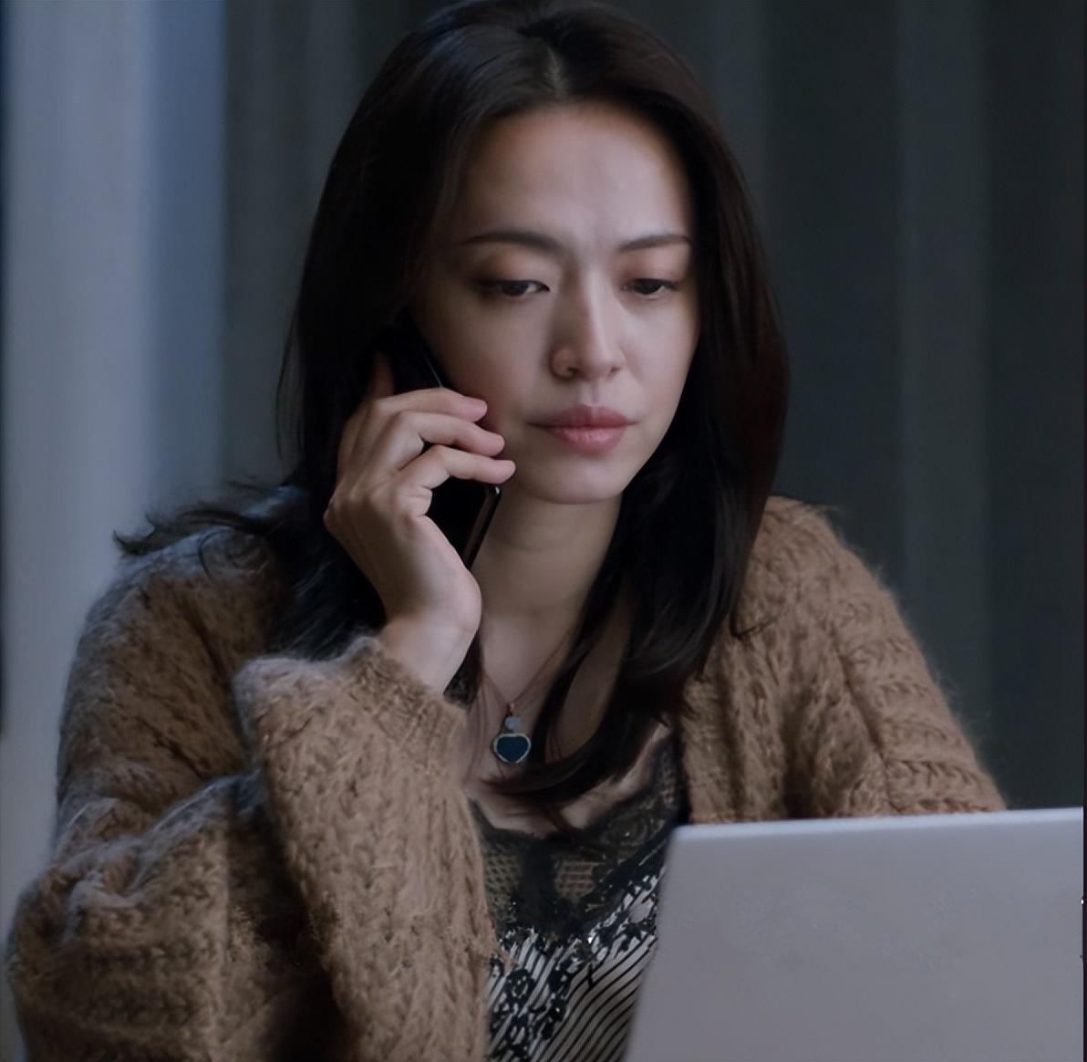 回顾再看潜伏路人逆袭成大明星盛乡出狱变化太大