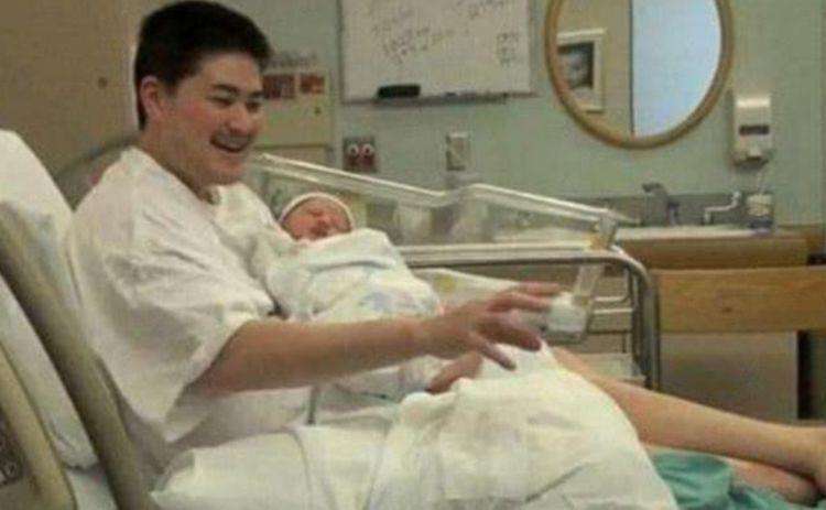 他和威廉姆斯的情况十分类似,因为他也是一个"双性人".