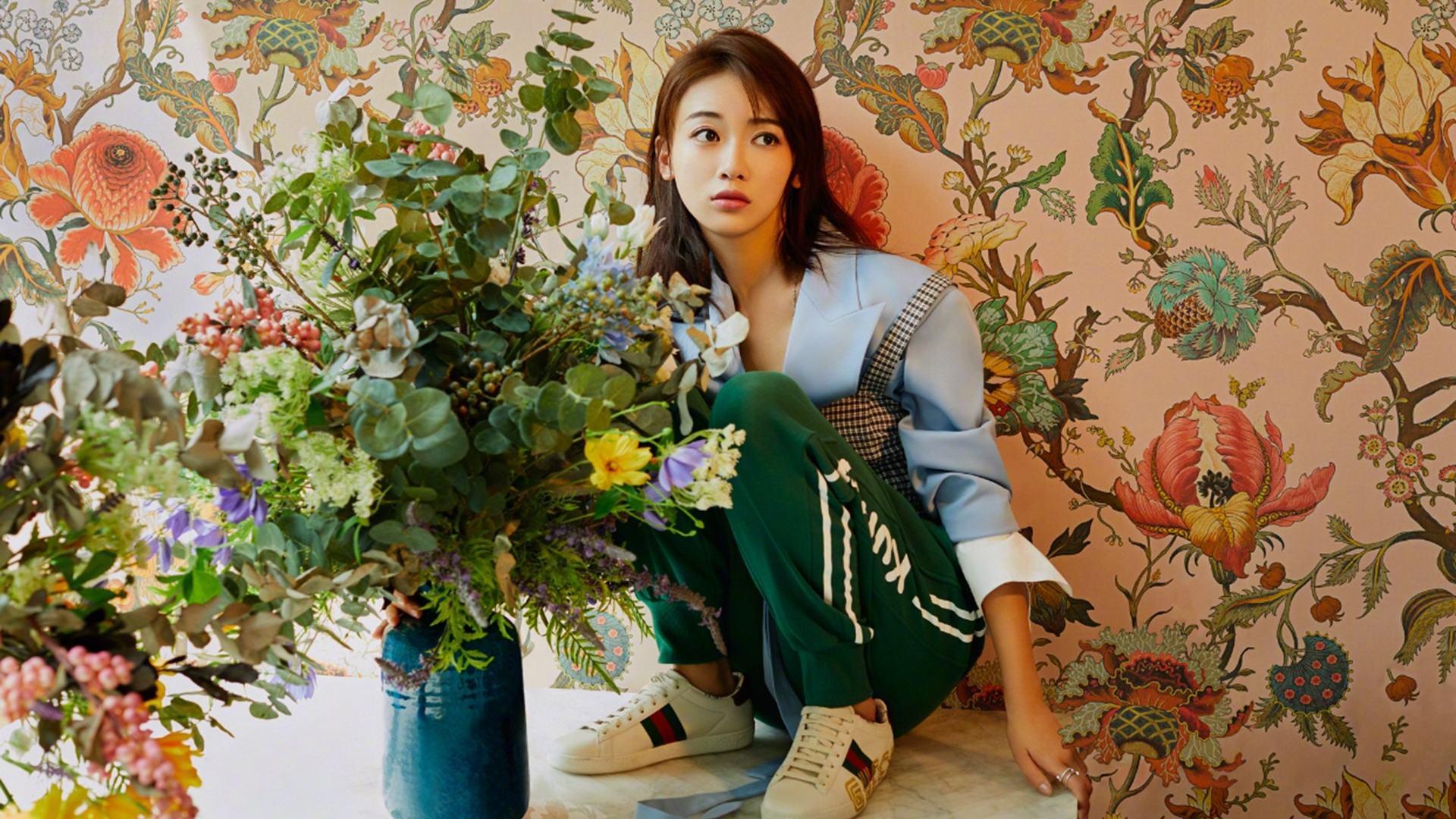 而且,像吴谨言这种有实力的女性,对于另一半的要求肯定也会更高.