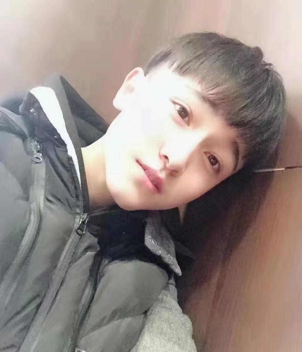 回顾:相差15岁的师徒情:15岁东北男孩到北京闯荡,小伙悉心照顾