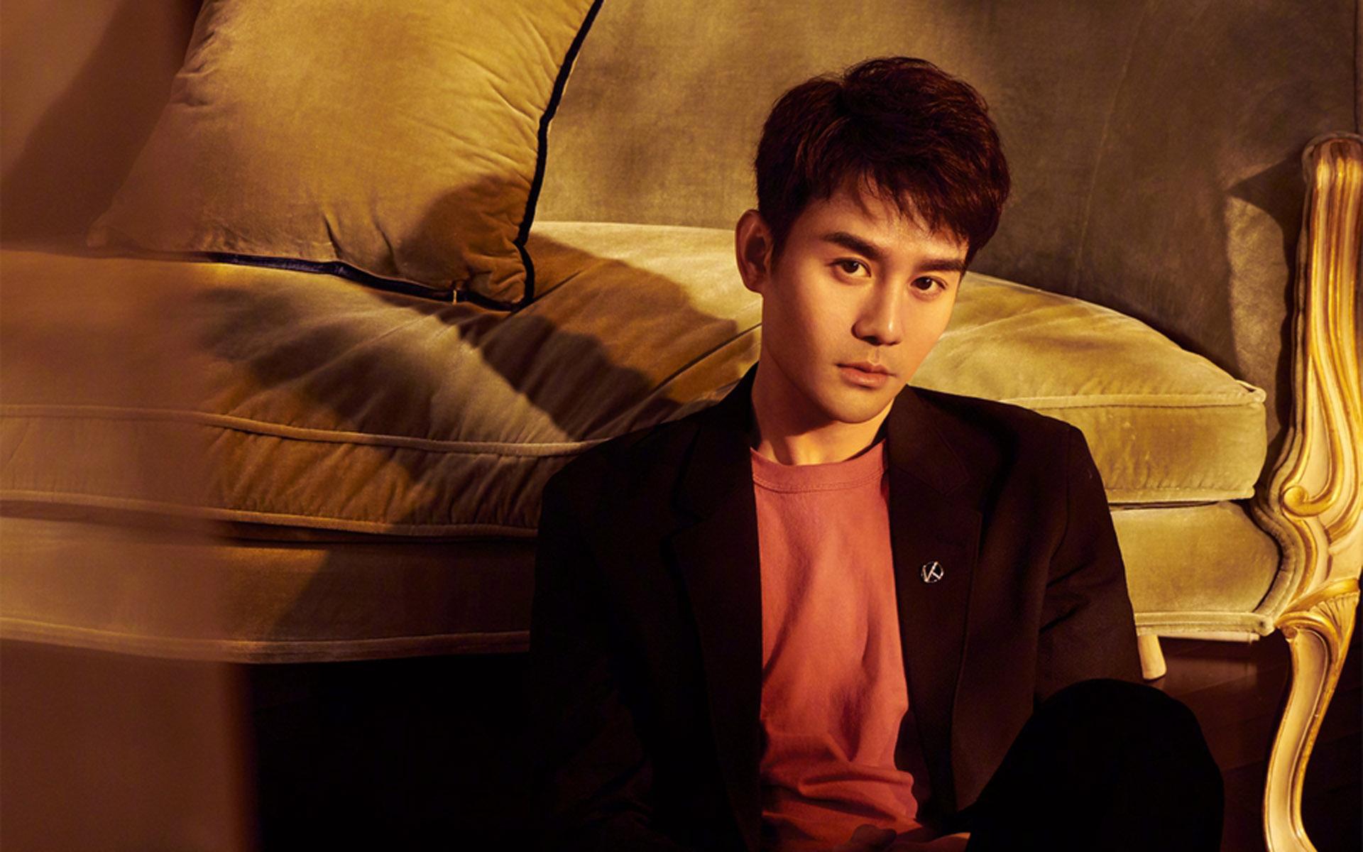 回顾年轻时其貌不扬上了年纪却帅气这6位男明星反差真大