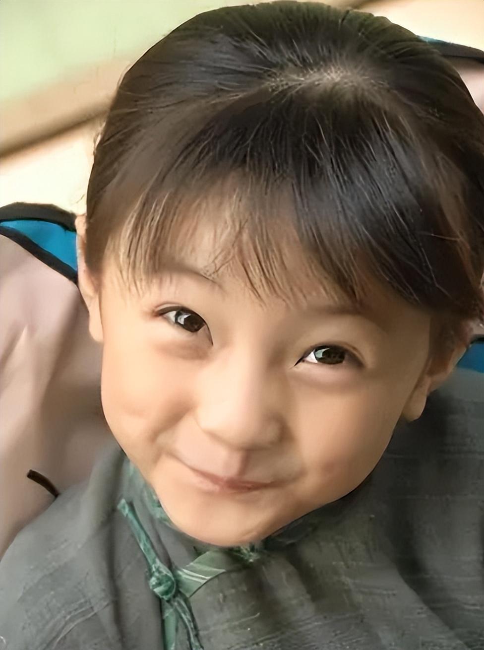 回顾林妙可开幕式上成名却被当做摇钱树如今她能自己做主了吗