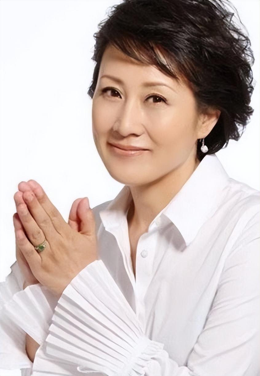 回顾事业巅峰时嫁人将作家丈夫培养成亿万富豪慧芳有多贤惠